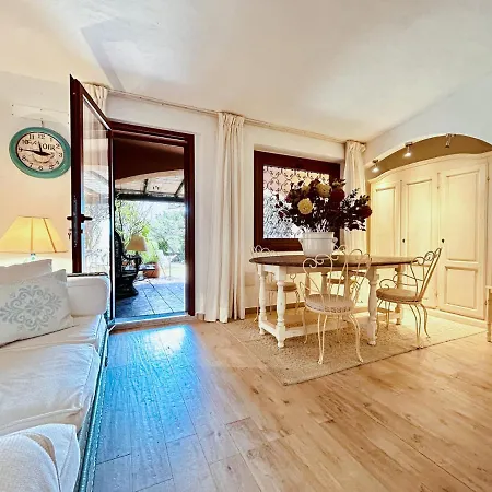A Schiera Caprifogli Holiday home *
