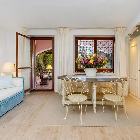 Caprifogli Townhouse Close To The