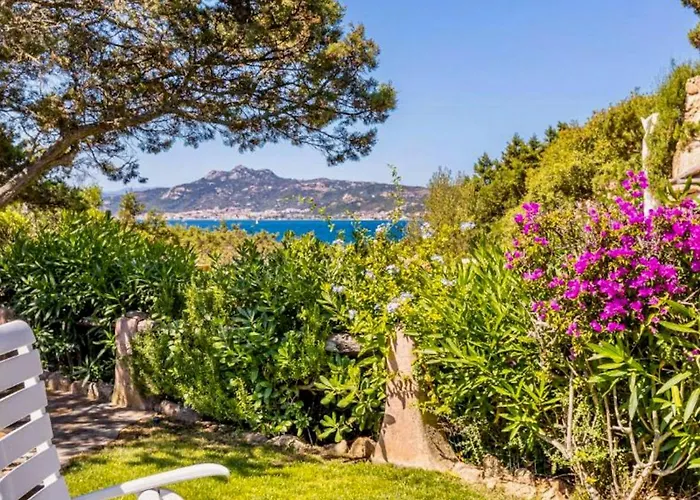 Casa de Férias A Schiera Caprifogli Baja Sardinia