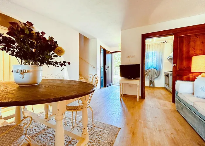 Casa de Férias A Schiera Caprifogli Baja Sardinia